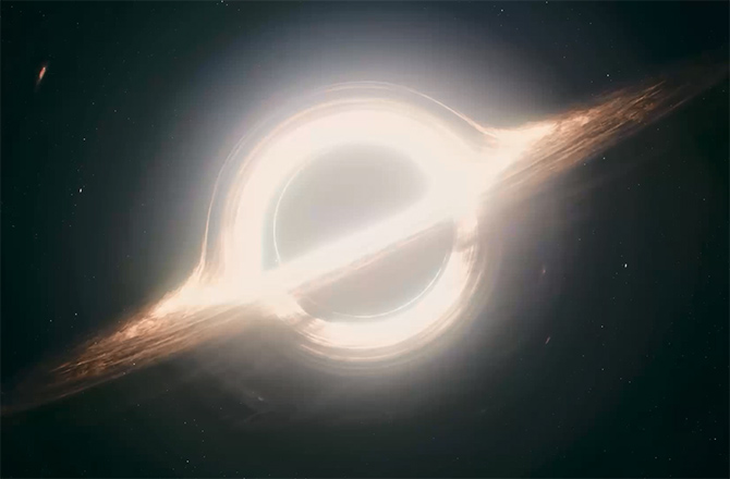scientifically realistic black hole depiction - © 2014 Warner Bros. Ent.