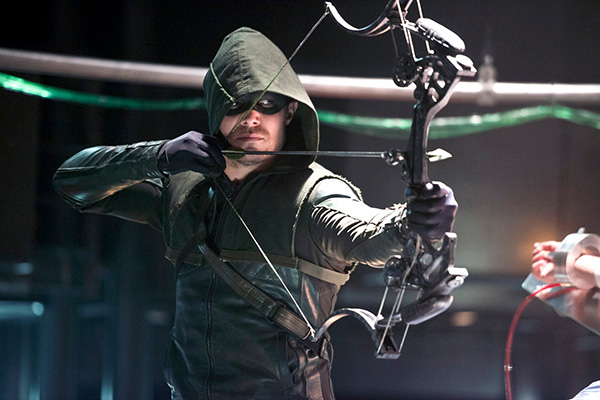 Arrow -- "The Man Under the Hood" -- Image AR219b_0107b -- Pictured: Stephen Amell as The Arrow -- Photo: Diyah Pera/The CW -- © 2014 The CW Network, LLC. All Rights Reserved.
